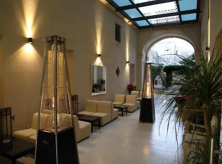 贝拉米酒店 4* 马利耶