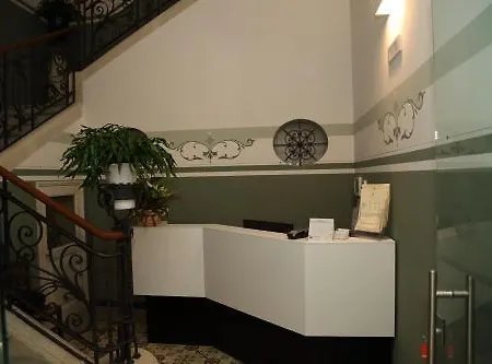 贝拉米酒店 4* 马利耶