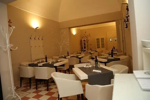 Belami 4* Μάλιε