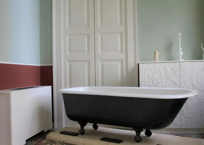 Belami 4* Μάλιε